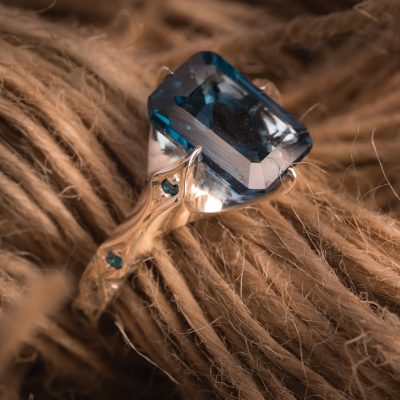 انگشتر توپاز شب تاب