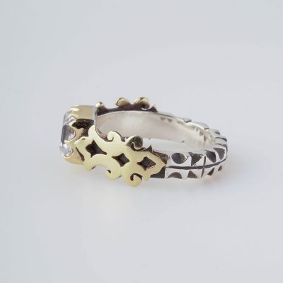 نمایی از رکاب مدل صفوی طرح تاجدار (هنر استاد اسکندری)