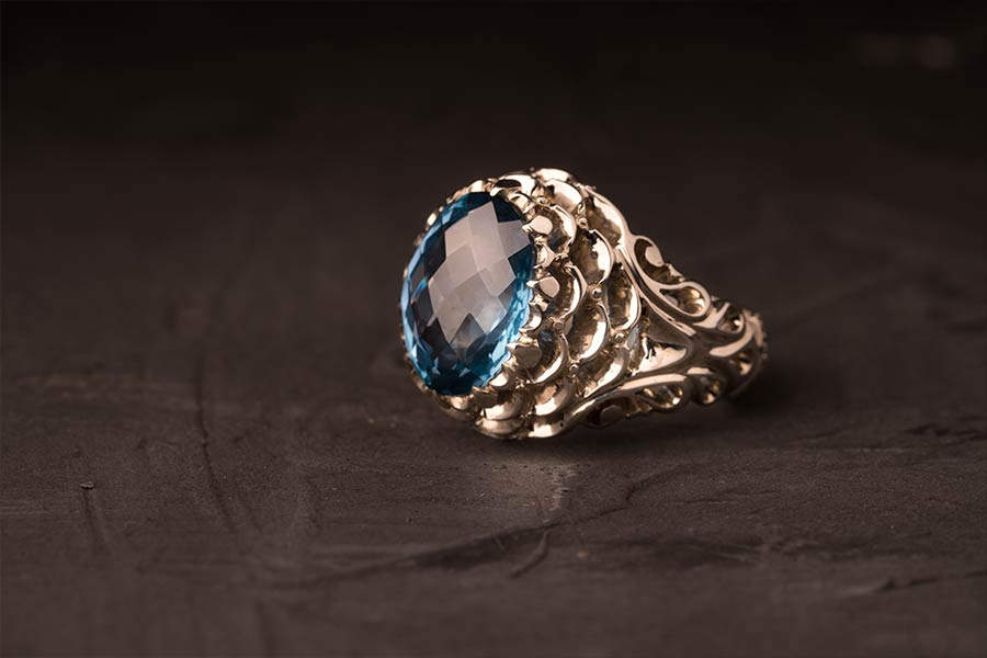 لزوم حفاظت از سطح رویی توپاز از ضربات