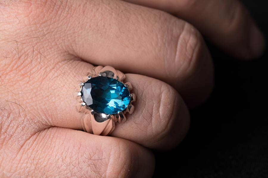 پاکسازی توپاز از آلودگیهای متافیزیکی