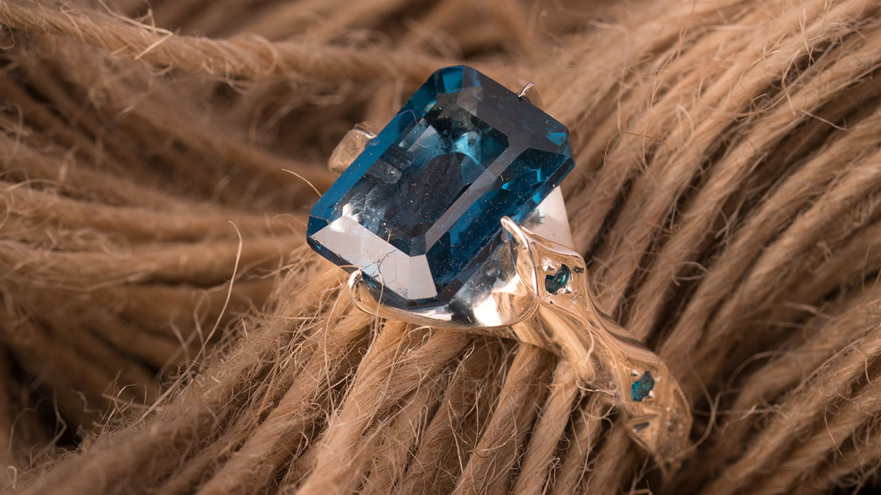 پاکسازی و تمیز کردن انگشتر توپاز