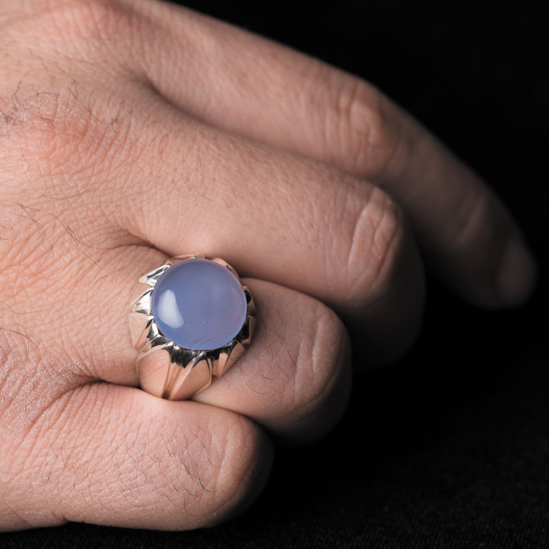 نمایی از نگین عقیق یمنی آبی کبود