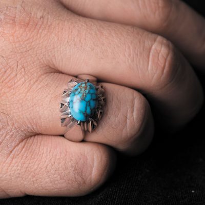 تا مدتی برخی از بهترین نمونههای فیروزه تار عنکبوت با رنگ آبی عمیق مربوط به معدن Lone Mountain بود.