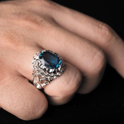 نگین توپاز آبی پررنگ (لندنی) به وزن 4 قیراط