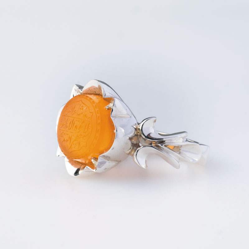 عقیق زرد یمن با تراش دامله به وزن 1.5 گرم