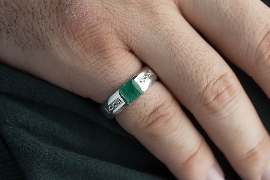 انگشتر زمرد بی رهو