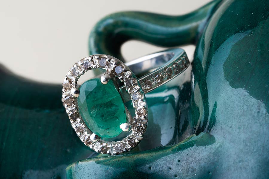 انگشتر زمرد ثریا