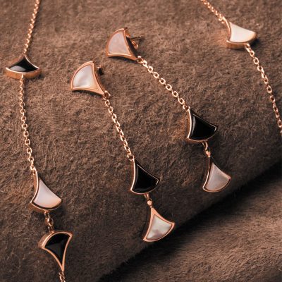 یکی از محبوبترین قالبهای استفاده از صدف نیم ست است.