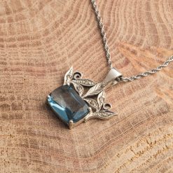 آویز توپاز اُوان