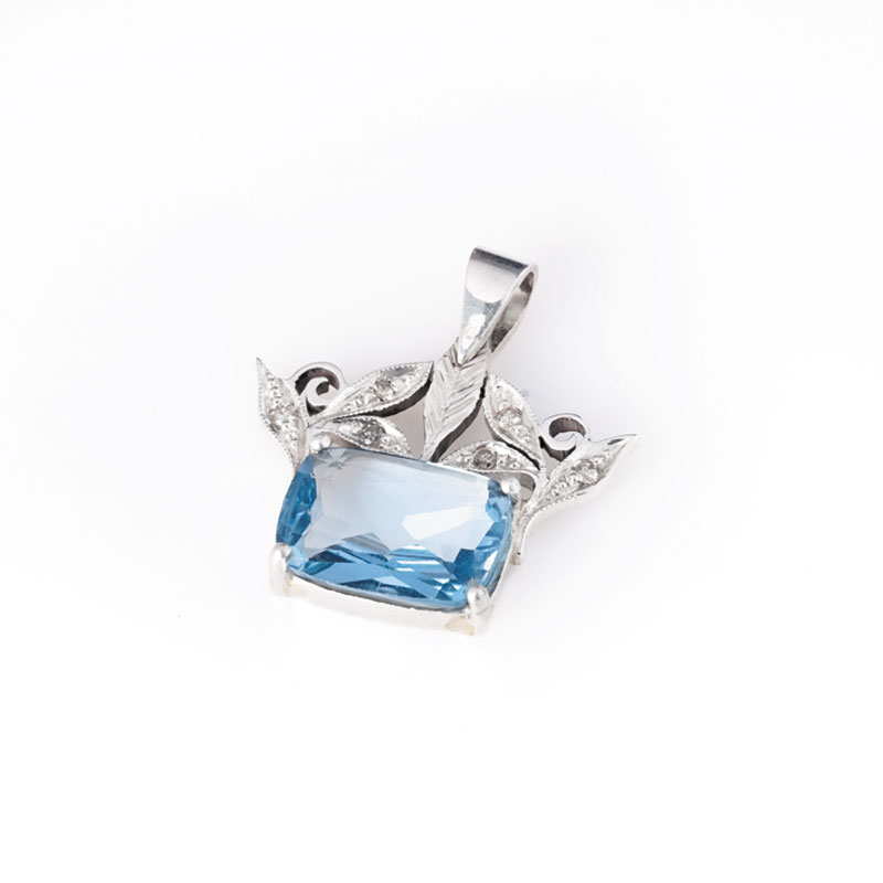 آویز توپاز اُوان