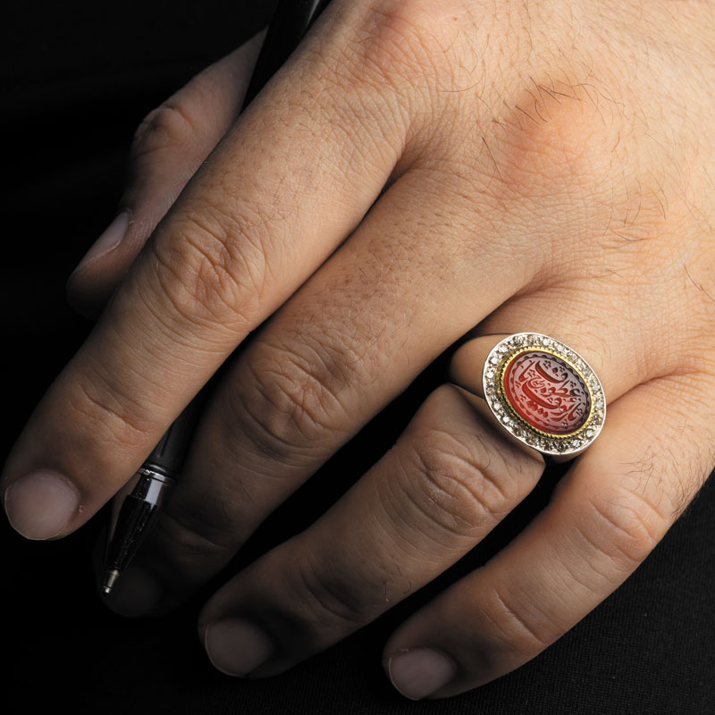 نگین عقیق قرمز یمن با نقش «یا رئوف و یا عطوف» و امضاء حیدر