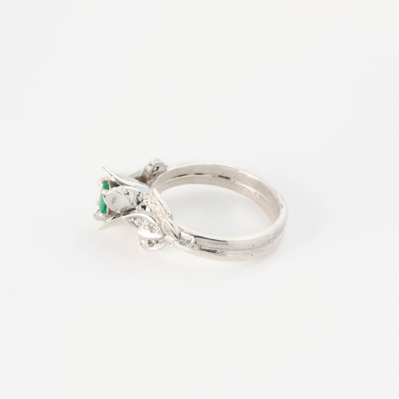 رکاب دستگاهی نقره، مدل صفوی با طرح شاخه گل همراه با 8 عدد برلیان اتمی