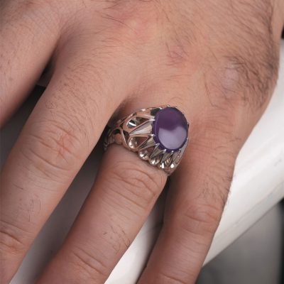 نگین عقیق سوسنی یمن با تراش دامله، ابعاد 15.5*12 میلی‌متر