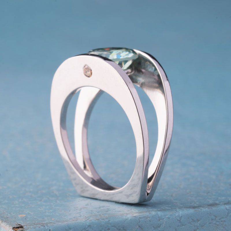 انگشتر موزانایت راز