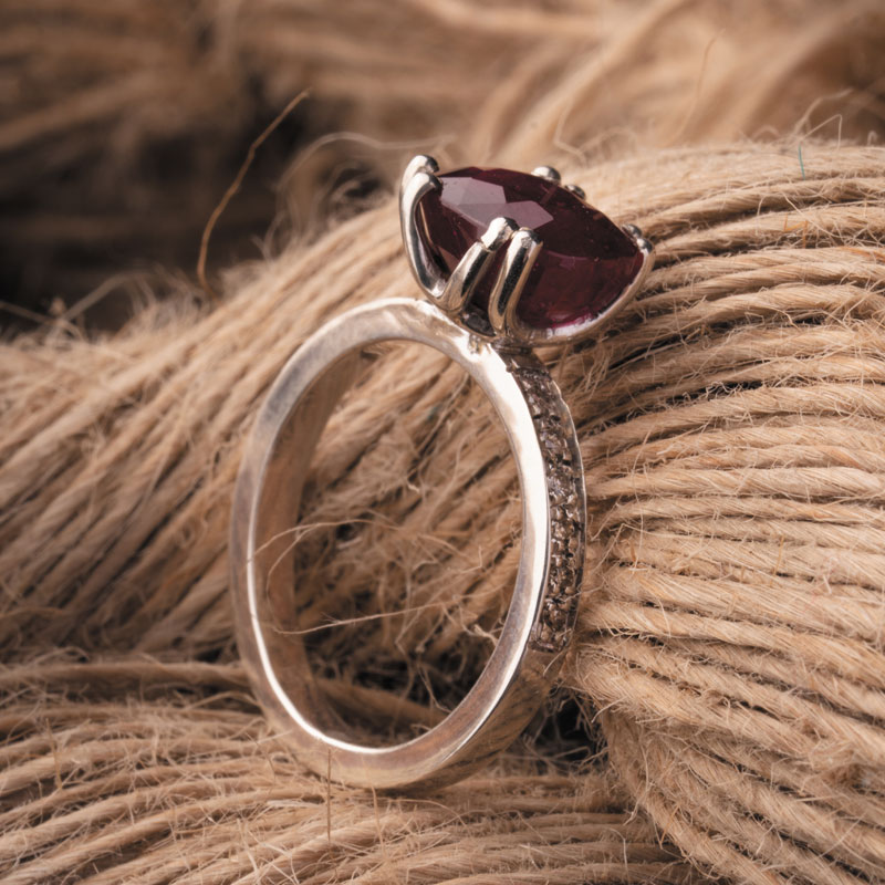 انگشتر یاقوت قصر یاقوت