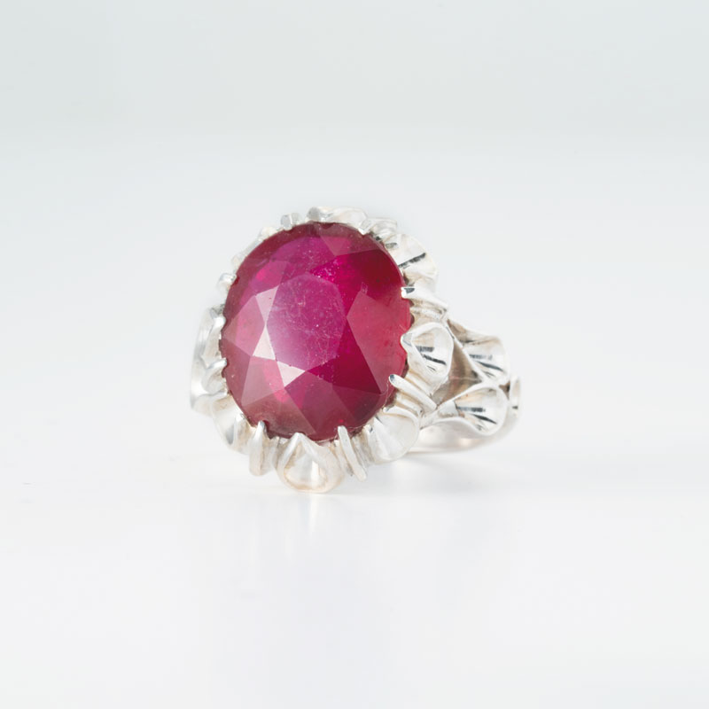 انگشتر یاقوت رنگونی‌ها