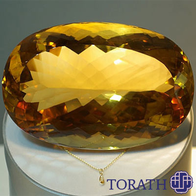 سنگی به نام MALAGA به عنوان بزرگترین سنگ سیترین جهان با وزن 20200 قیراط در اسپانیا کشف شده است.