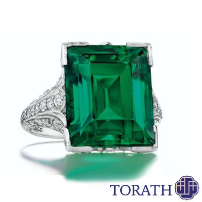 انگشتر زمرد Dupont در واقع از یک زمرد 9.11 قیراطی تشکیل شده که در سال 1970 به موزه هنرهای زیبای ویرجینیا اهدا شد.