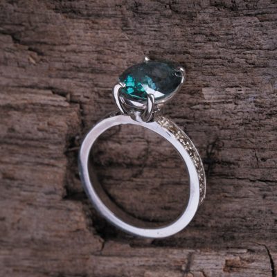 انگشتر توپاز بُراق