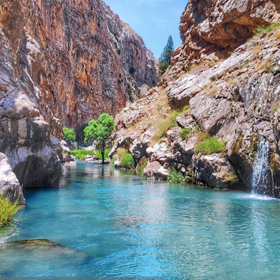 تنگه زمان پلور از جمله مقاصد محبوب طبیعت‌گردی اطراف تهران با داستان‌های عجیب و غریب