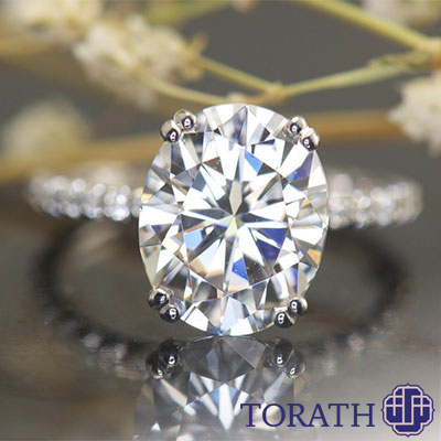 به یک موزانایت با رنگ ملایم رتبه پایین‌تری داده می‌شود، در حالی که موزانایت بدون رنگ بالاترین رتبه را دریافت می‌کند.