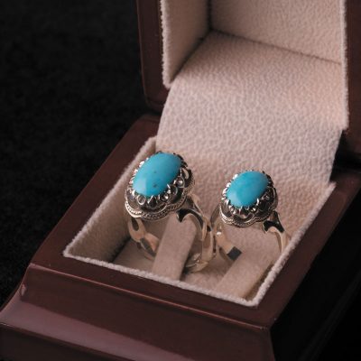 نگین فیروزه آبی نیشابور با تراش دامله