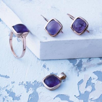 آمیتیست میتواند به شما در ایجاد درک عمیقتر از چیزها و دست یافتن به آرامش کمک کند.