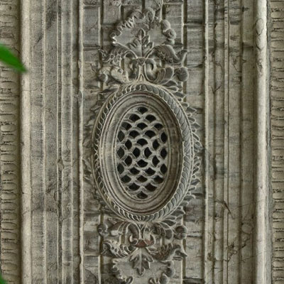 خانه ملک یا خانه حاج حسین آقا ملک (واقفان بزرگ ایران) در بازار بینالحرمین تهران قرار دارد.