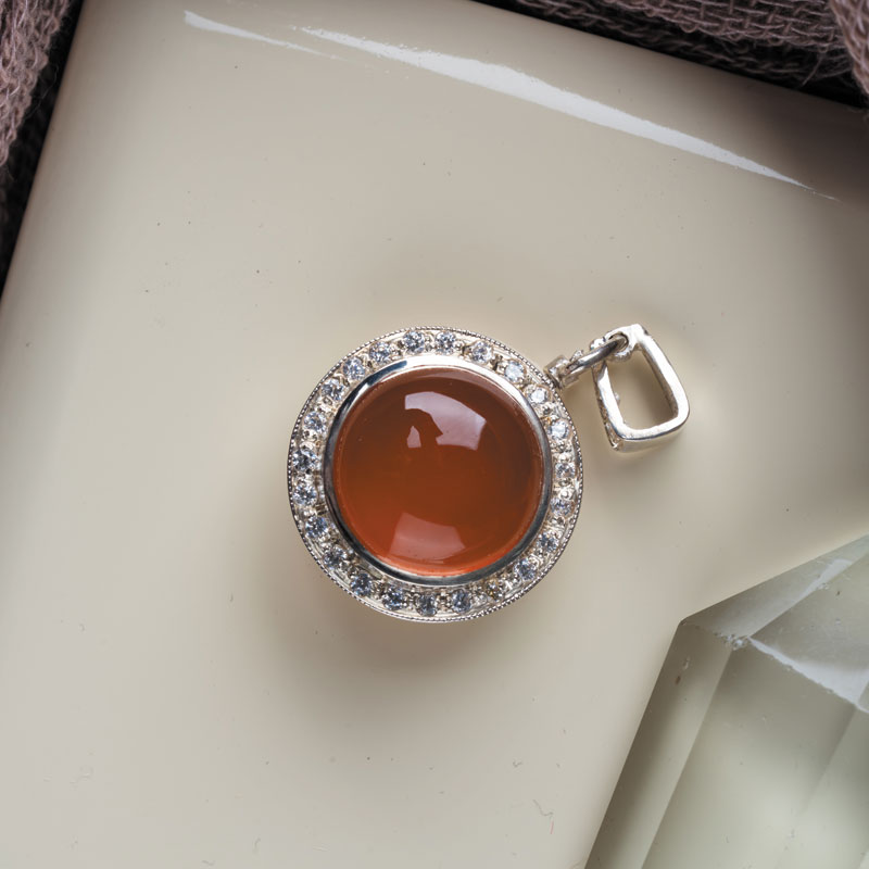 آویز عقیق هسل