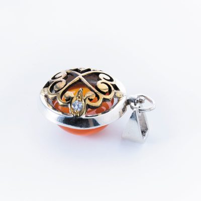 رکاب دستساز نقره و برنج، مدل اسلیمی سبک دو رو و قابل چرخش (هنر استاد اسکندری) به همراه 28 عدد الماس اتمی