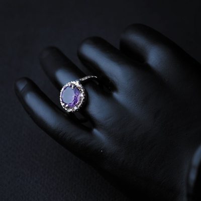 نگین آمیتیست بنفش تایلند با تراش چندوجهی، وزن 3 قیراط