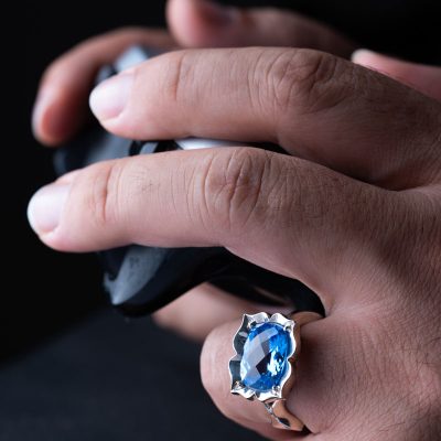 نگین توپاز آبی آسمانی نیجریه با تراش چند وجهی، وزن 7 قیراط