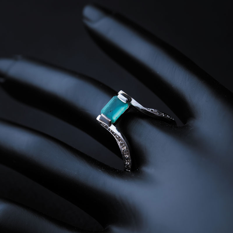 خاتم زمرد بحيرة قو