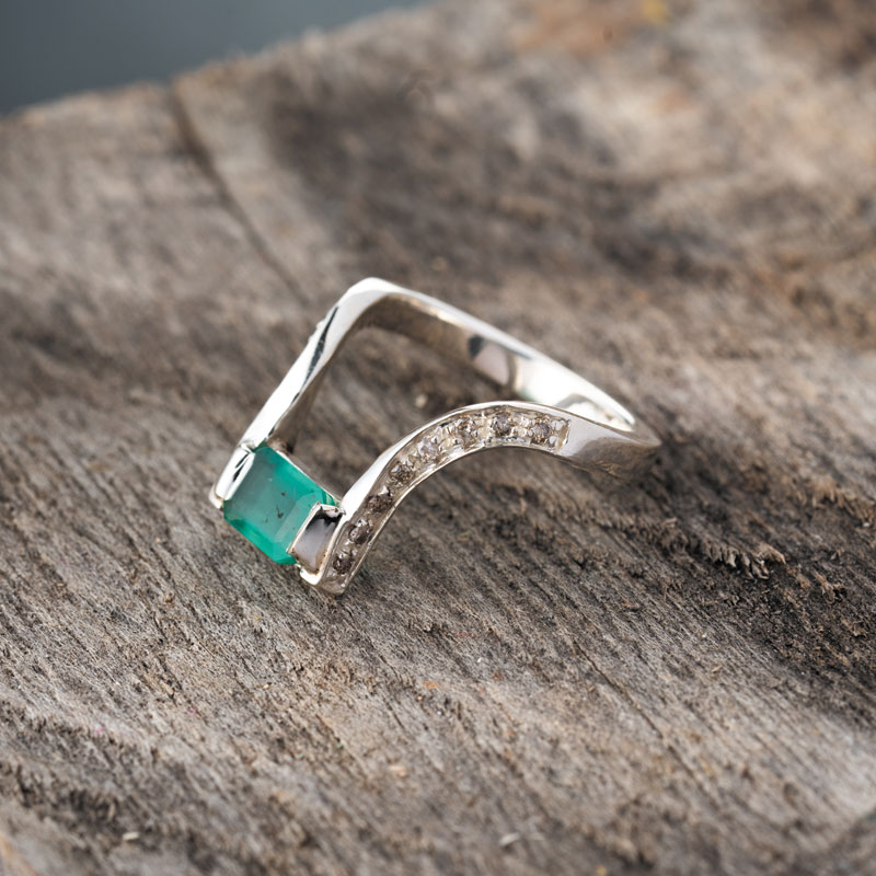 خاتم زمرد بحيرة قو