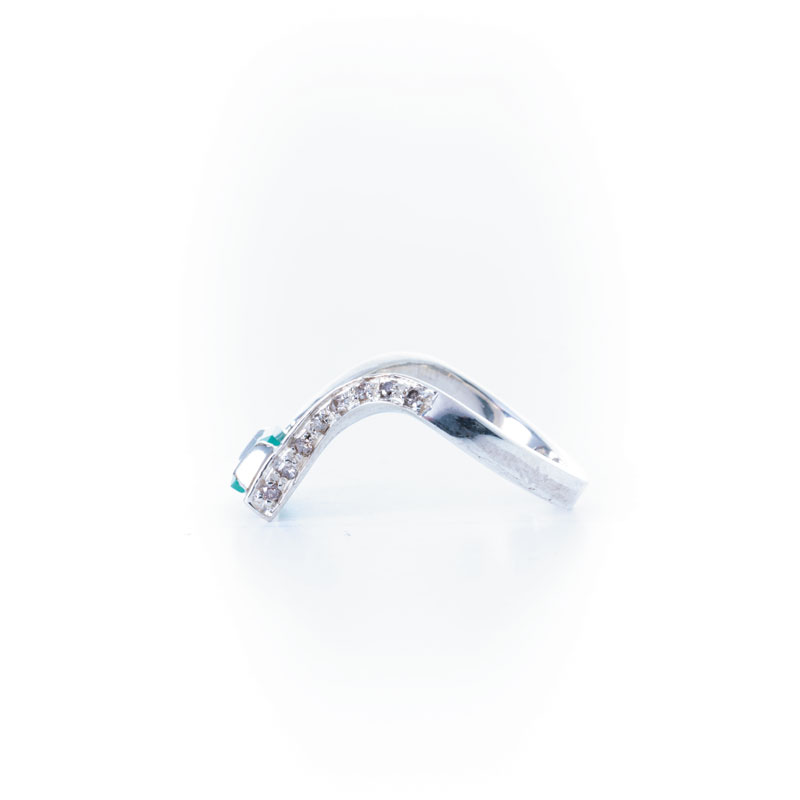 خاتم زمرد بحيرة قو