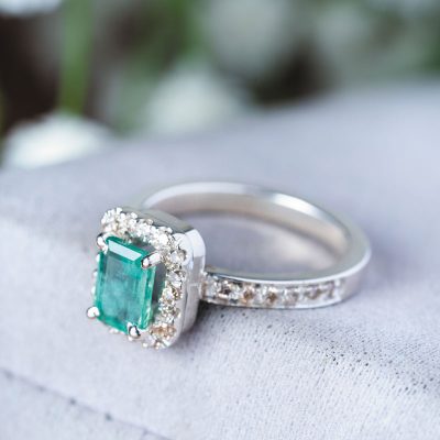 انگشتر زمرد دیبا