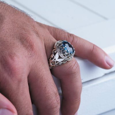 نگین توپاز آبی آسمانی نیجریه با تراش چندوجهی، وزن 5 قیراط