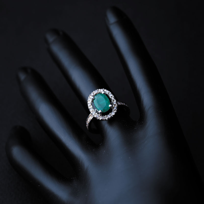 خاتم زمرد ثريا