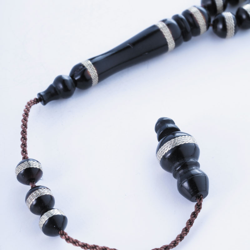 آویز کشکول، عدسک و شیخک نقرهکوب با نخ قهوهای