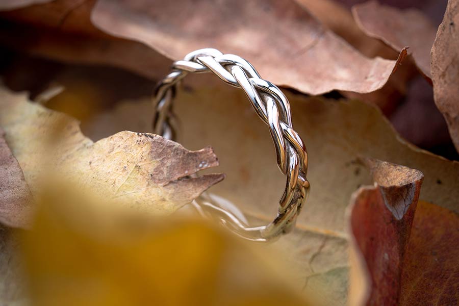 استفاده از نقره، به جلوگیری از گسترش و درمان عفونت‌ها، بیماری‌های پوستی و پاکسازی بدن کمک می‌کند.