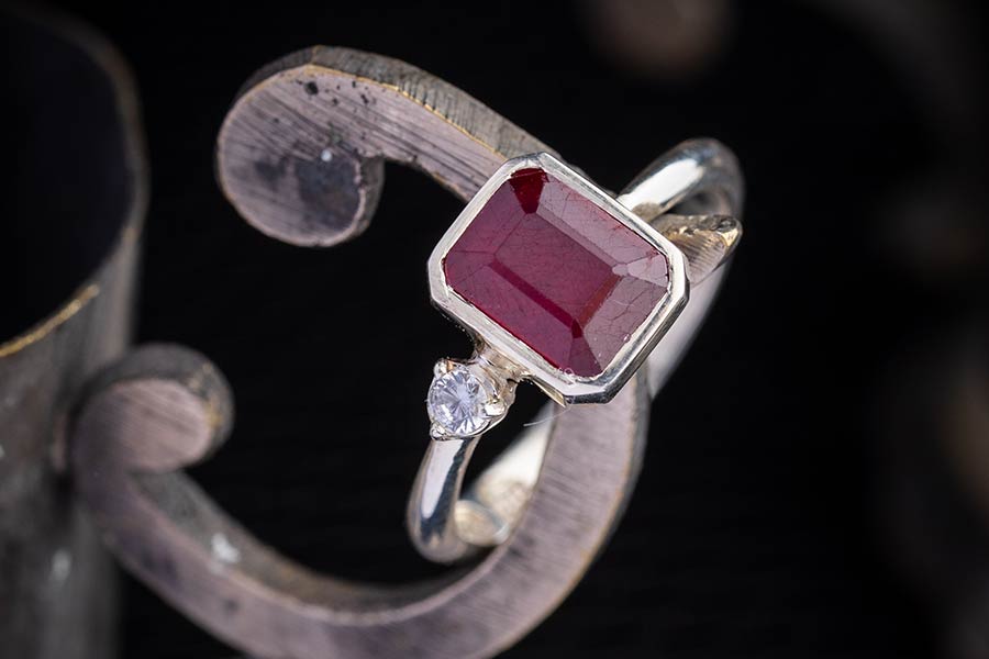 انگشتر یاقوت زیگورات