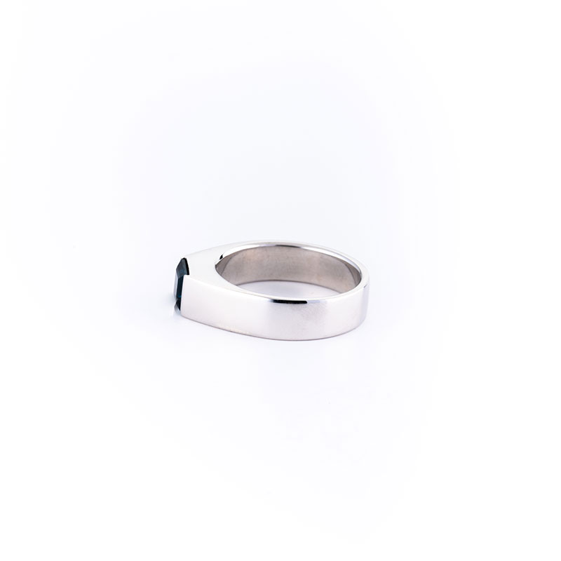 خاتم توباز رايكا