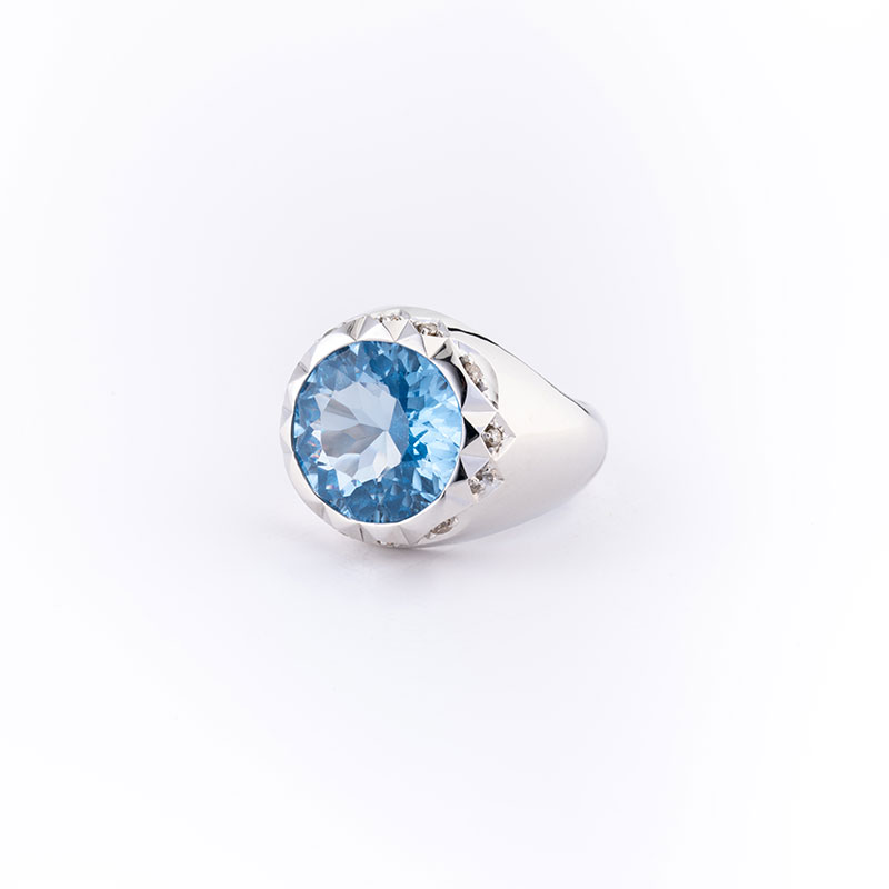 انگشتر توپاز بَهیج